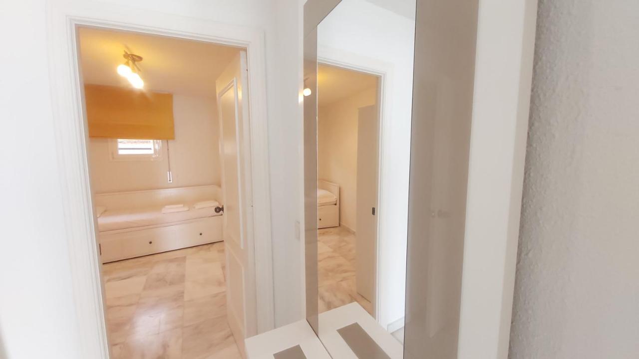 Del Parque Flats Meseta Swimmingpool Apartment Torremolinos Exterior photo